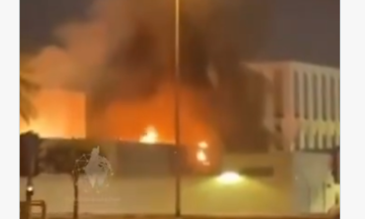 إخماد حريق بمحيط القنصلية الأمريكية في دبي إثر هجوم بمسيّرة