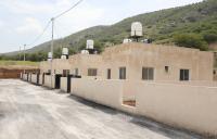 رئيس الوزراء يفتتح مشروع مساكن الأسر العفيفة في بلدة معاذ بن جبل