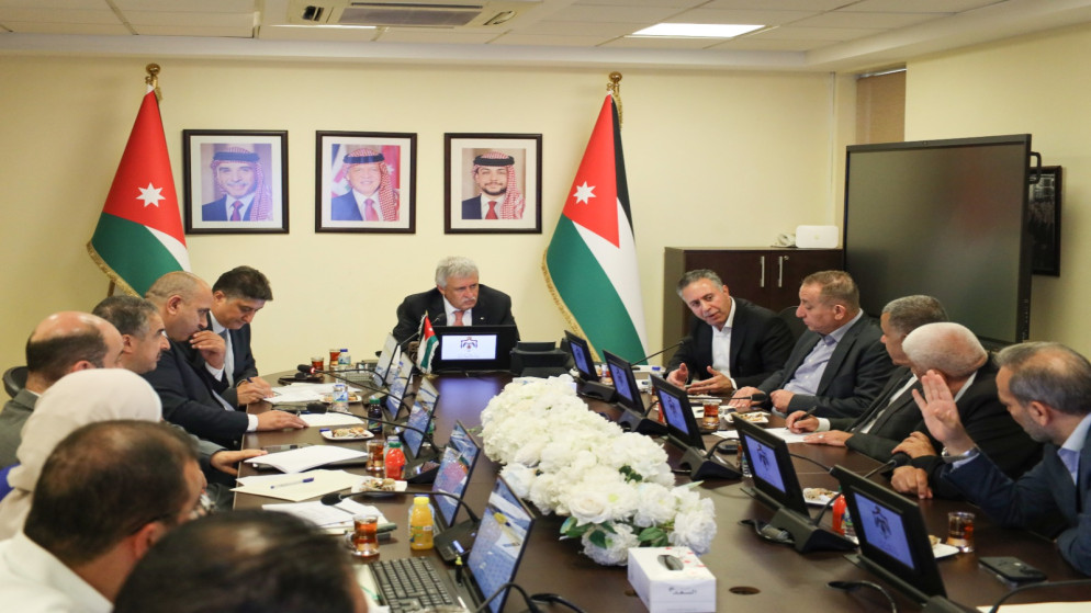 وزراء النقل والصناعة والزراعة يبحثون تعزيز أسطول البرادات دعما للصادرات الوطنية