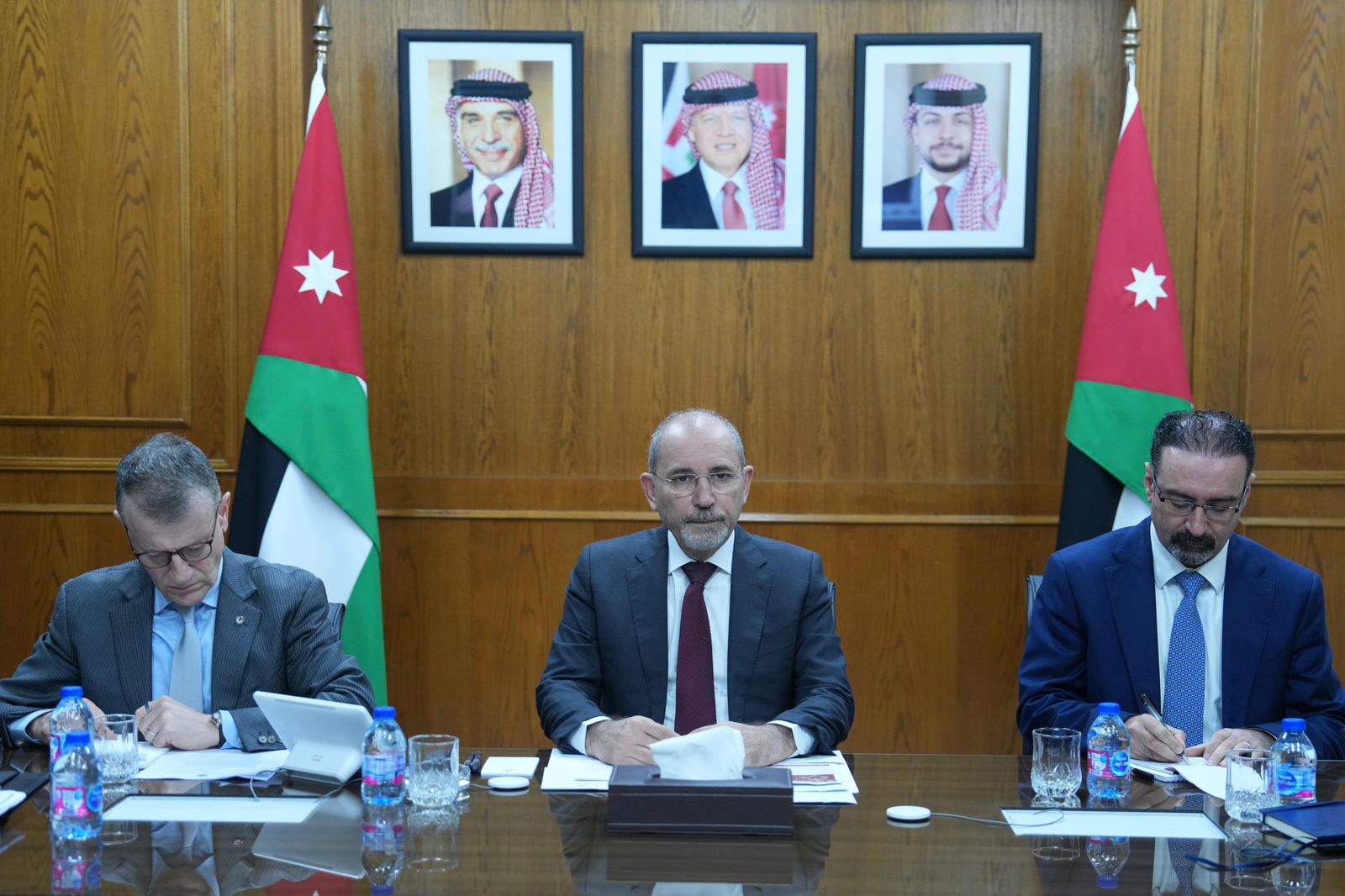 الصفدي يشارك باجتماع حول التطورات المتعلقة بمضيق هرمز