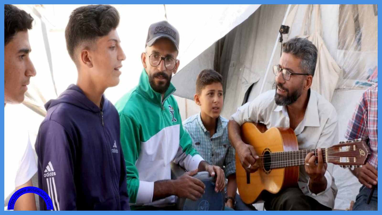 معلم نازح في غزة يقدم حصص موسيقية مجانية للأطفال لمواجهة قسوة الحرب