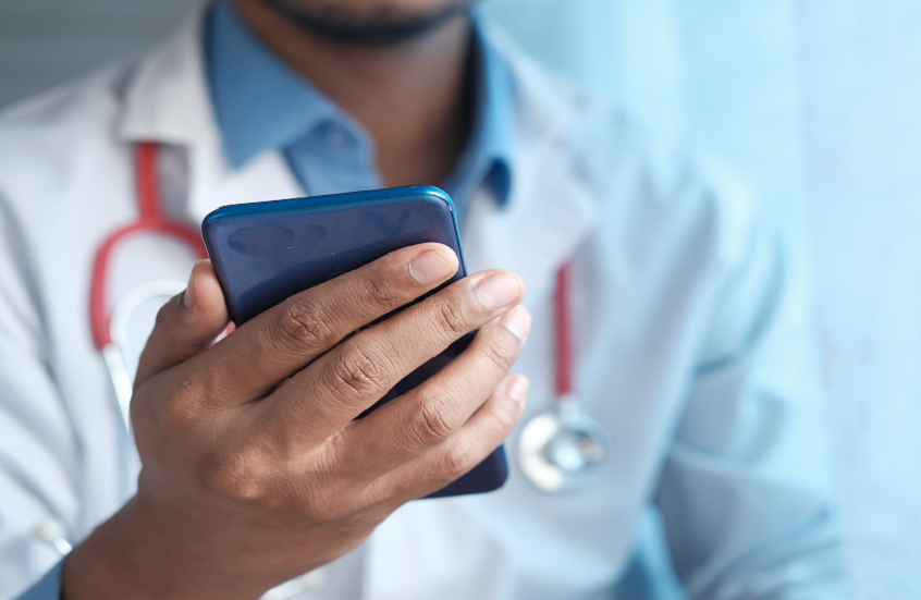 منظمة الصحة العالمية: لا دليل على ارتباط الهواتف المحمولة بالسرطان