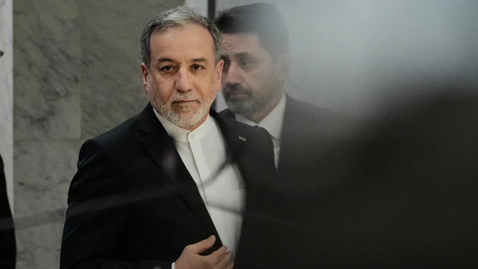 عراقجي يتهم نتنياهو بالسعي لجر واشنطن إلى حرب مع طهران 