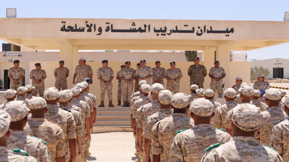 مساعد رئيس هيئة الأركان يزور مركز تدريب خدمة العلم