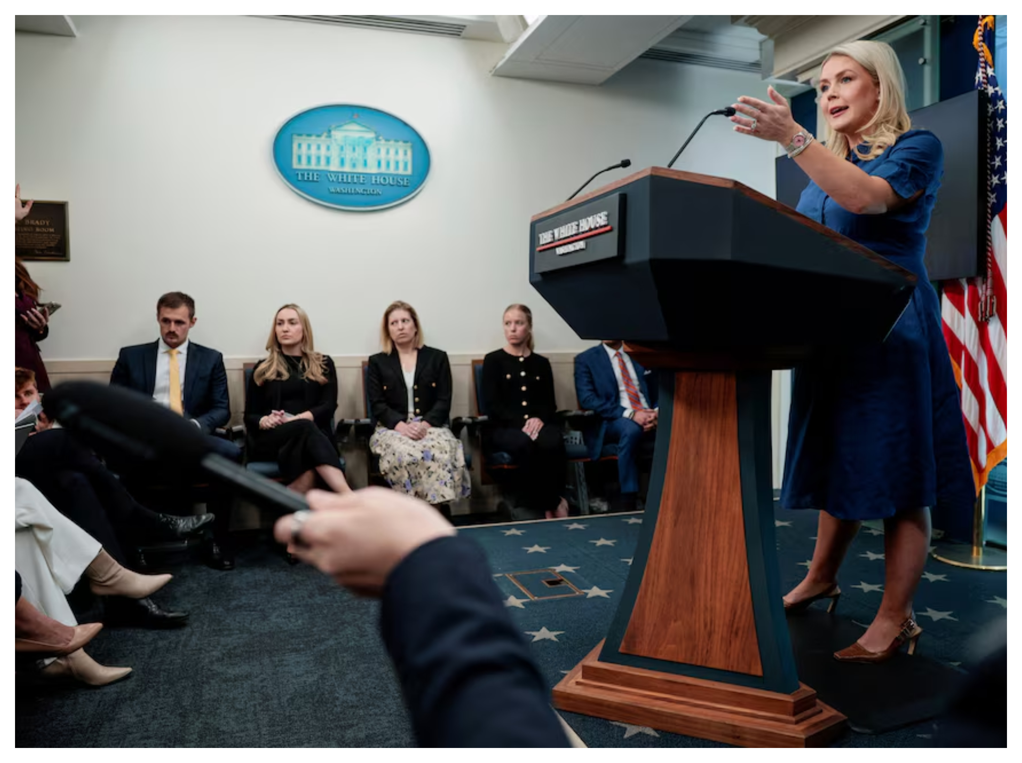 البيت الأبيض: ترامب يضغط لمعاودة فتح مضيق هرمز دون رسوم