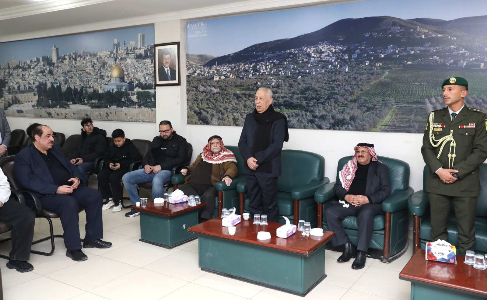 مندوبا عن الملك وولي العهد .. العيسوي يعزي الحباشنة وقشوع  