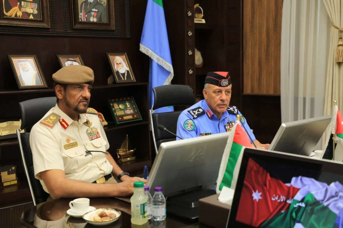 مدير الأمن العام يلتقي قائد الحرس الوطني الإماراتي