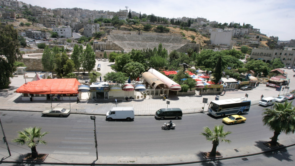 أمانة عمان تبدأ إزالة الأشجار المعيقة للمشاة
