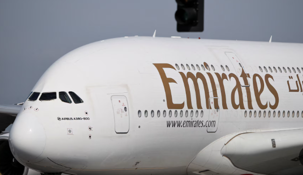 طيران الإمارات: تعليق فوري لعمليات مشاركة الرموز إلى تل أبيب حتى إشعار آخر