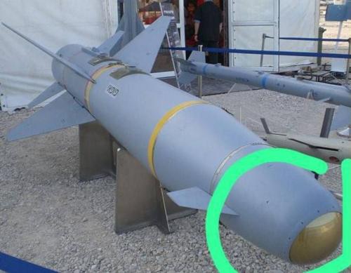 صاروخ إسرائيلي يسقط بالعراق كان متجها لإيران .. فيديو وصور