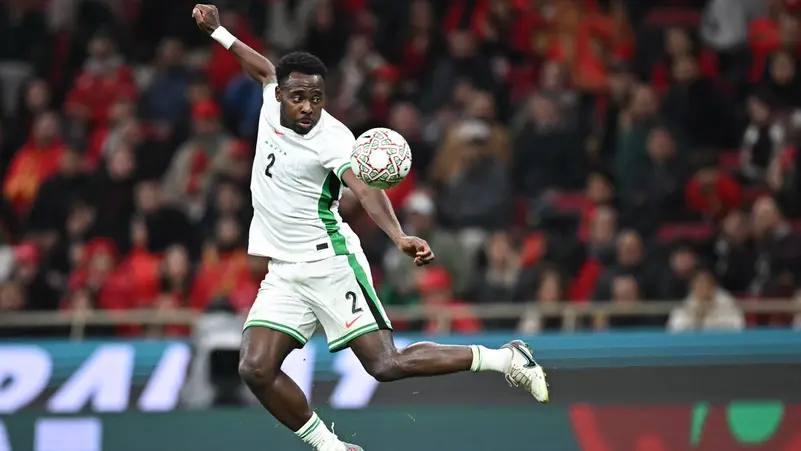مدافع نيجيريا بعد الخروج من المغرب: تحكيم مخزٍ