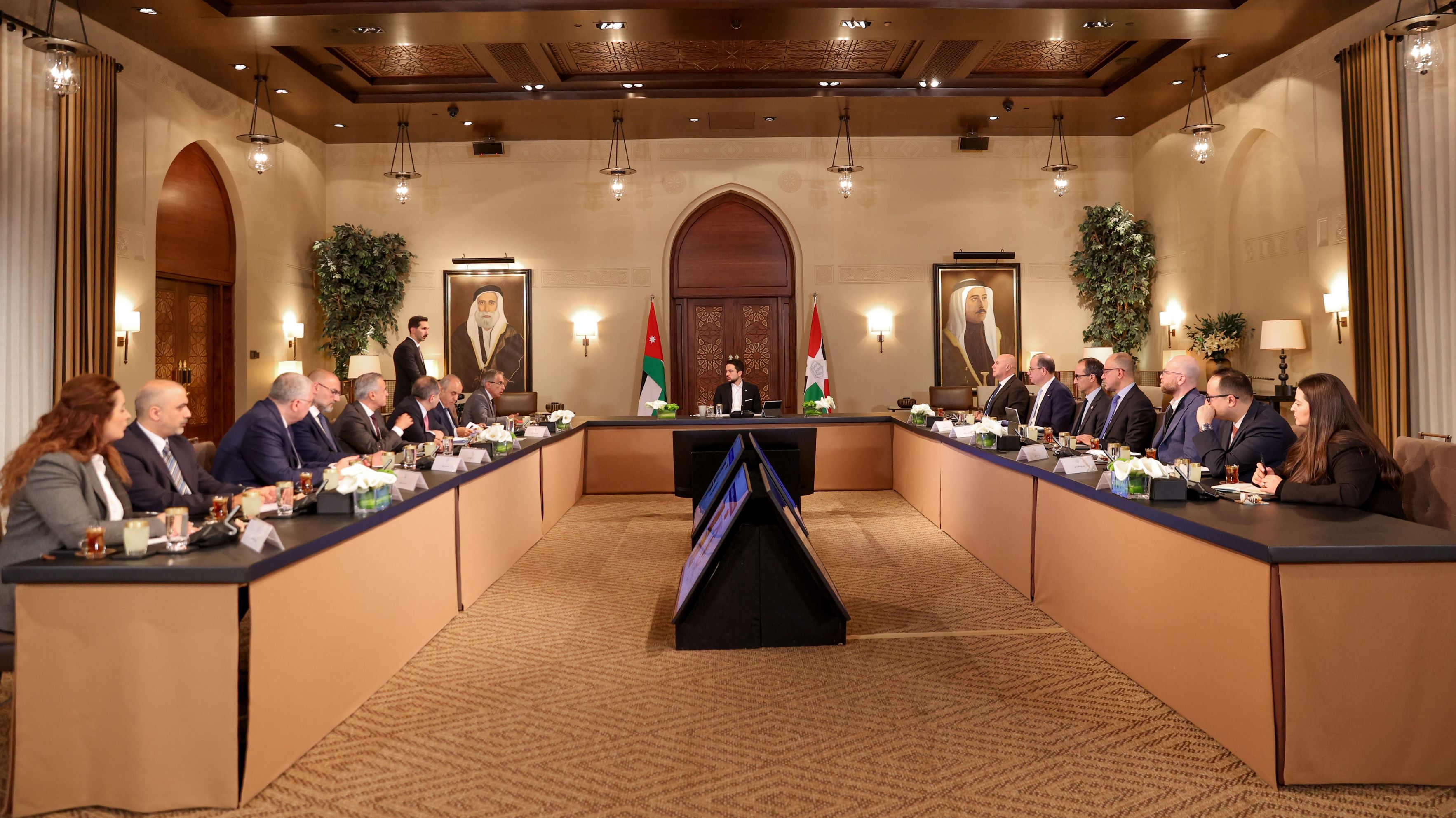 ولي العهد يؤكد أهمية الإسراع في تطوير وتنظيم البيئة التشريعية الداعمة للمشاريع الناشئة