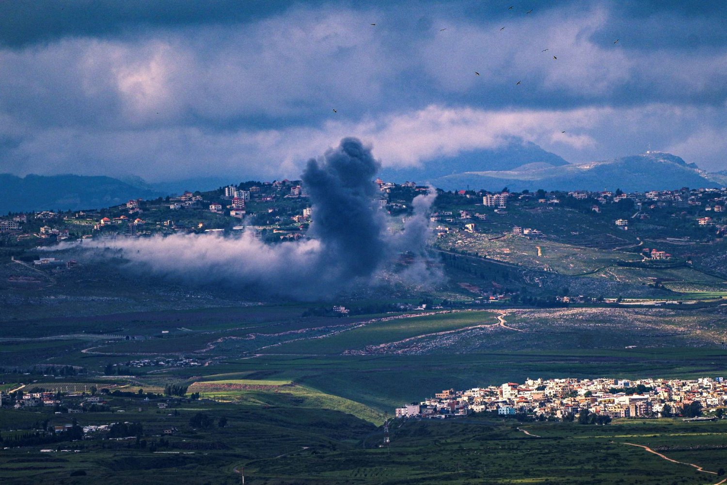 غارات اسرائيلية تستهدف بلدات في جنوب لبنان