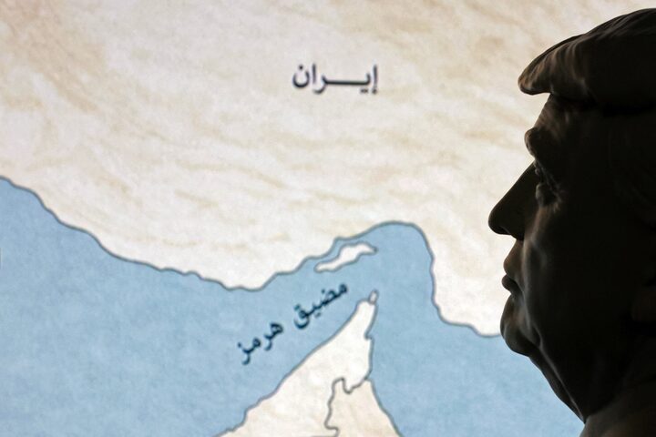 ترامب: أفكر في تغيير اسم مضيق هرمز إلى "مضيق ترامب"   