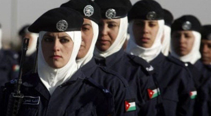 هل ستشمل خدمة العلم الإناث ؟