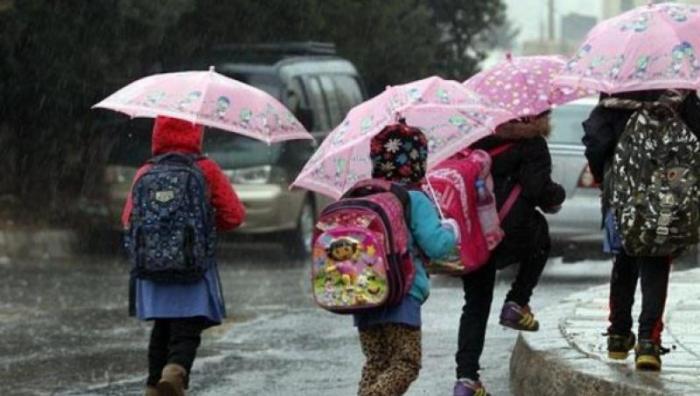 تعليق دوام هذه المدارس الثلاثاء بسبب الظروف الجوية