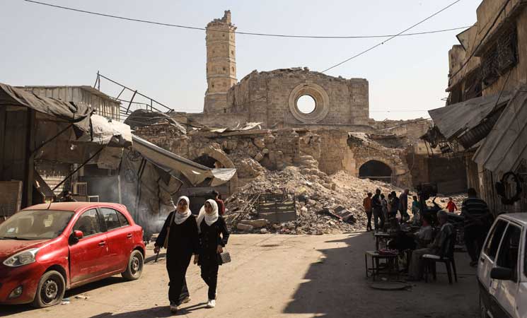 المسجد العمري في غزة.. منارة تاريخية حولها الاحتلال أطلالا