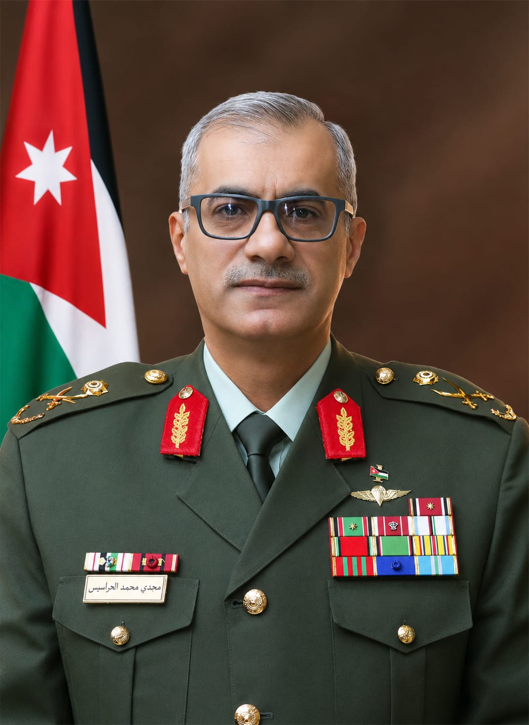 من هو قائد الجيش اللواء الركن الحراسيس ..  السيرة الذاتية