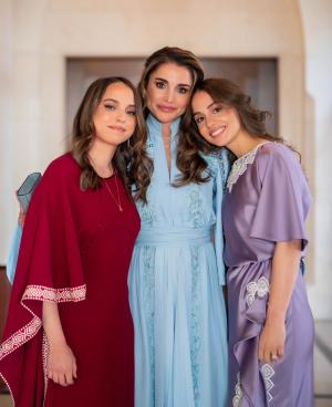 الملكة رانيا تهنئ الأميرتين إيمان وسلمى بعيد ميلادهما