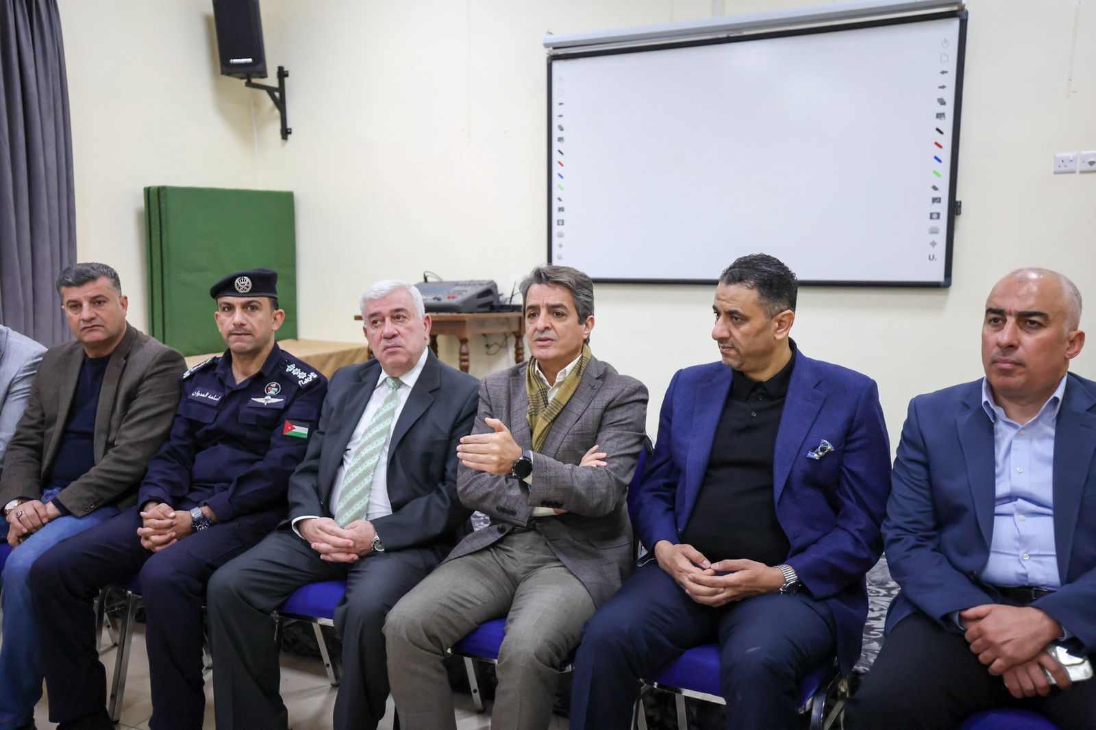 وزير الشباب يتفقد مركز شباب الرمثا