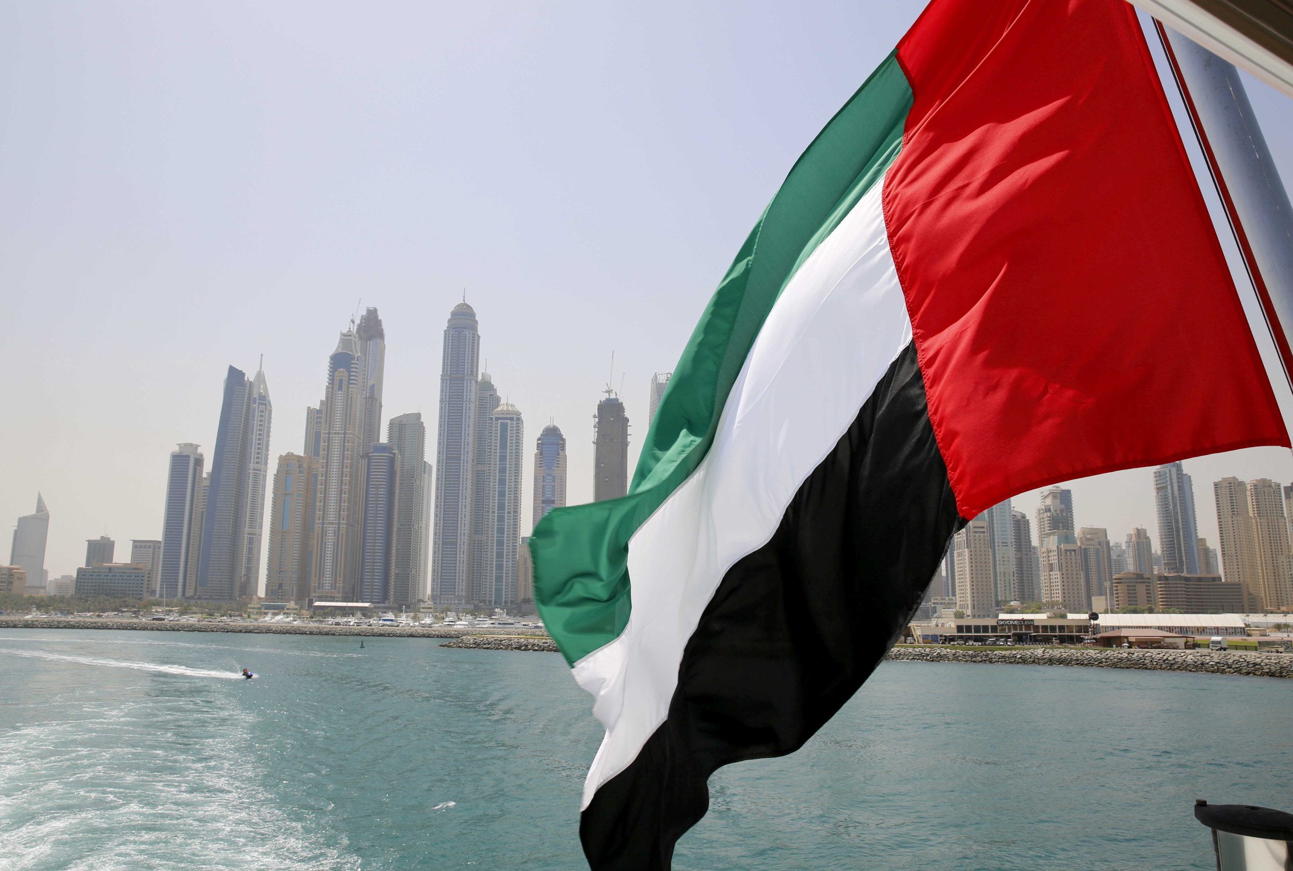 الإمارات تدعو العراق لمنع الأعمال العدائية من أراضيه