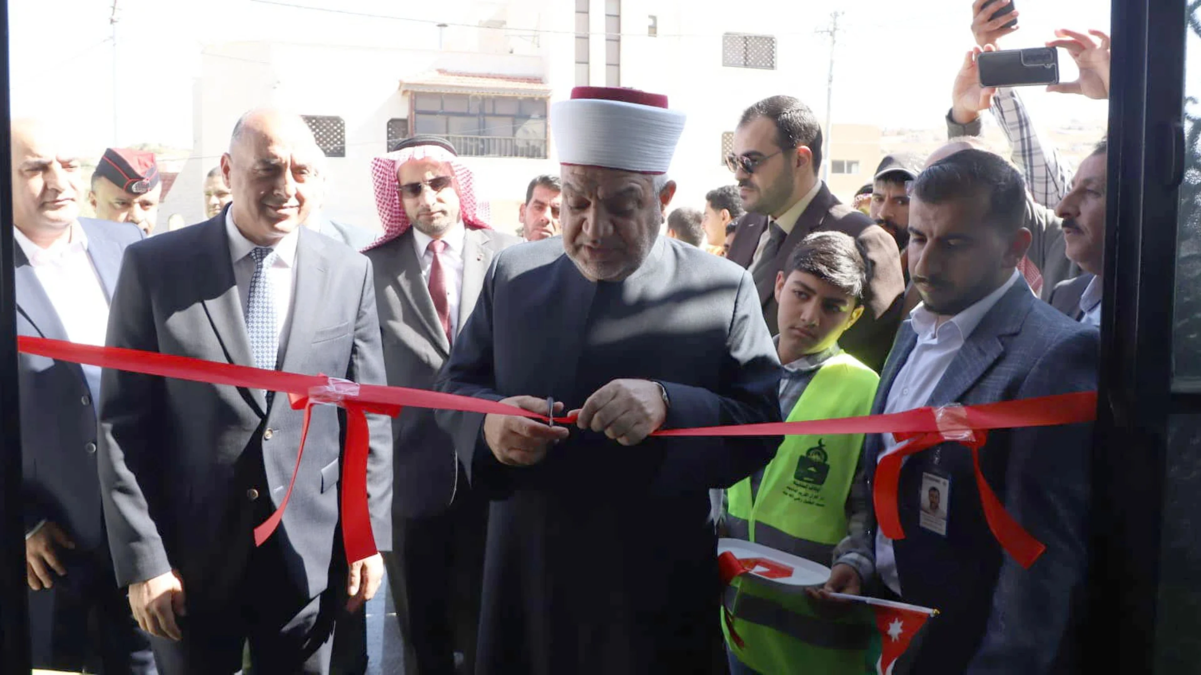 تكلفته نصف مليون دينار ..  افتتاح مسجد الحنانة الكبير في الطفيلة
