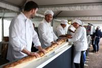 أطول رغيف خبز فرنسي في العالم