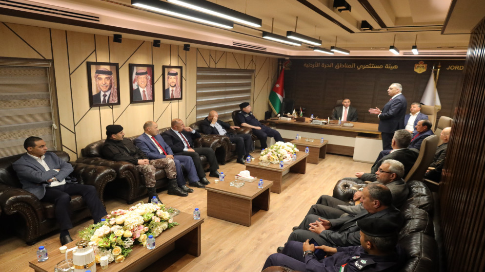 محافظ الزرقاء يزور هيئة مستثمري المناطق الحرة