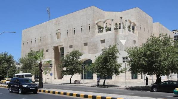 بعد تداول منشورات حول استهداف مالك محل تجاري ..  الأمانة توضح