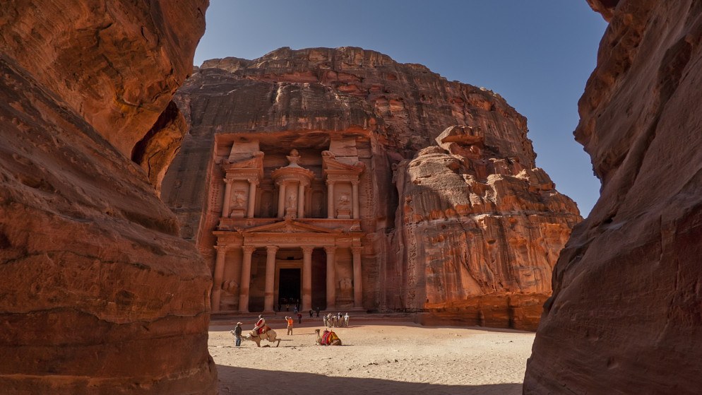 3000 أردني يزورون البتراء