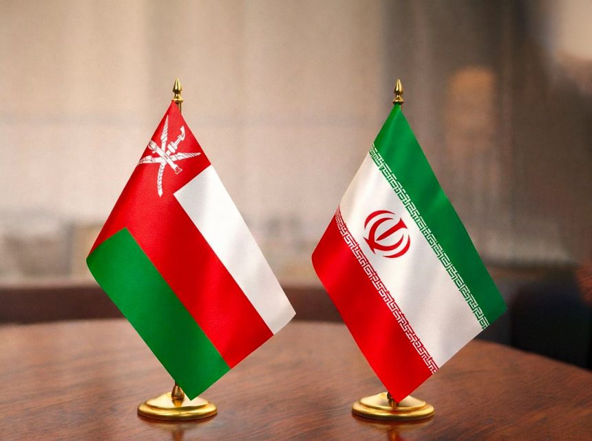 إيران وعُمان تعقدان أول اجتماع مشترك لإدارة الملاحة بمضيق هرمز 