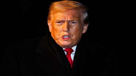 ترامب يصل إلى زوريخ للمشاركة في منتدى دافوس