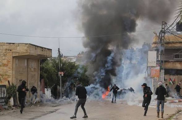 الضفة ..  اعتقال 3 فلسطينيين ومواجهات في اقتحامات للجيش الإسرائيلي