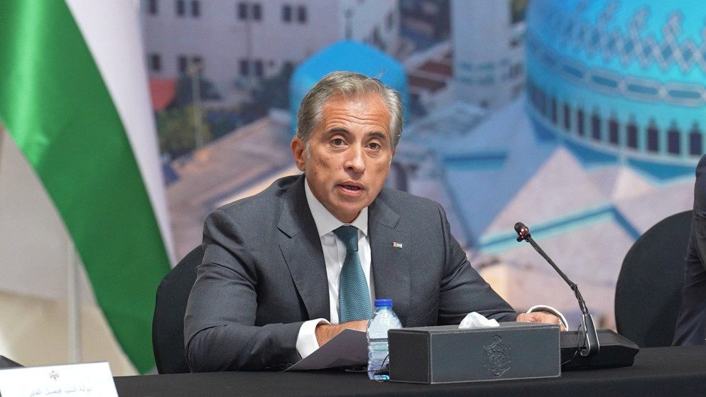 رئيس الوزراء يصدر بلاغاً لترشيد الاستهلاك وضبط الإنفاق في المؤسسات الحكومية