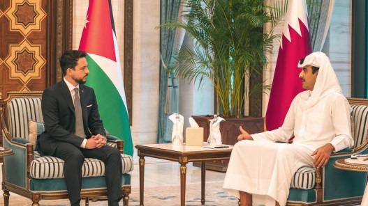 ولي العهد يلتقي أمير قطر ويؤكد تضامن الأردن المطلق مع قطر في الحفاظ على أمنها واستقرارها