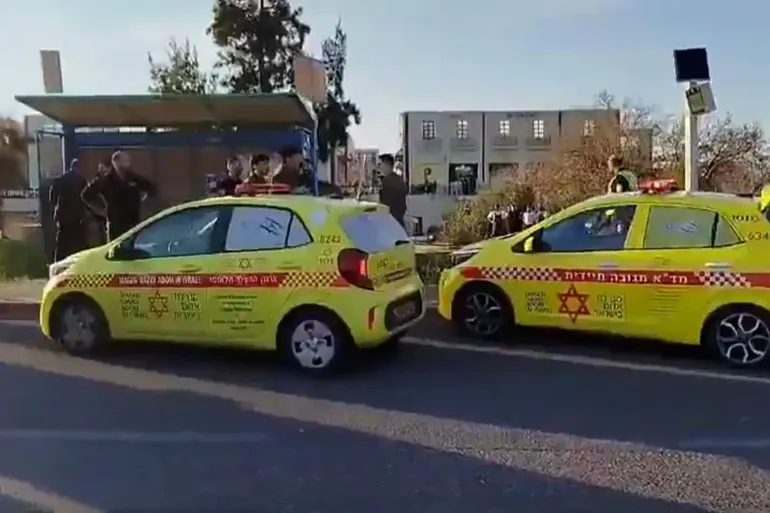 إصابة مجندة بجيش الاحتلال بعملية دهس قرب حلحول