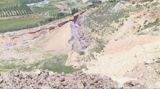  توصية بإخلاء مبنى صافوط بعد تقرير فني يؤكد خطورة الانزلاق الأرضي