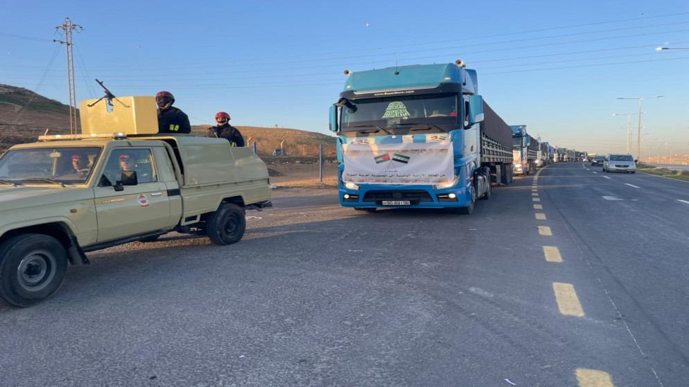 الأردن يسيّر 51 شاحنة مساعدات إنسانية وغذائية إلى سوريا