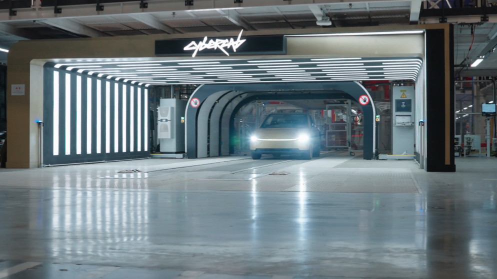 ماسك يعلن بدء إنتاج سيارة الأجرة ذاتية القيادة سايبركاب من تيسلا