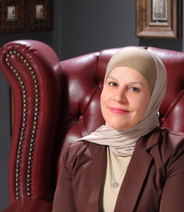 ​ "الآنسة غبرة حكاية دخان وقمامة"