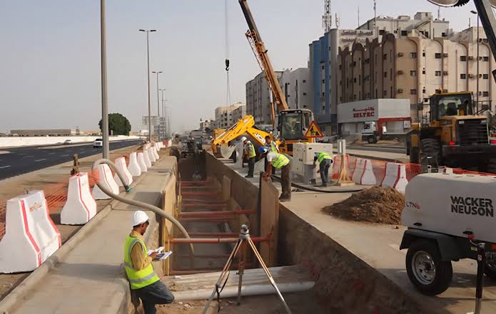 إعادة فتح جميع الطرق في الأغوار الشمالية بعد السيول وعودة الكهرباء