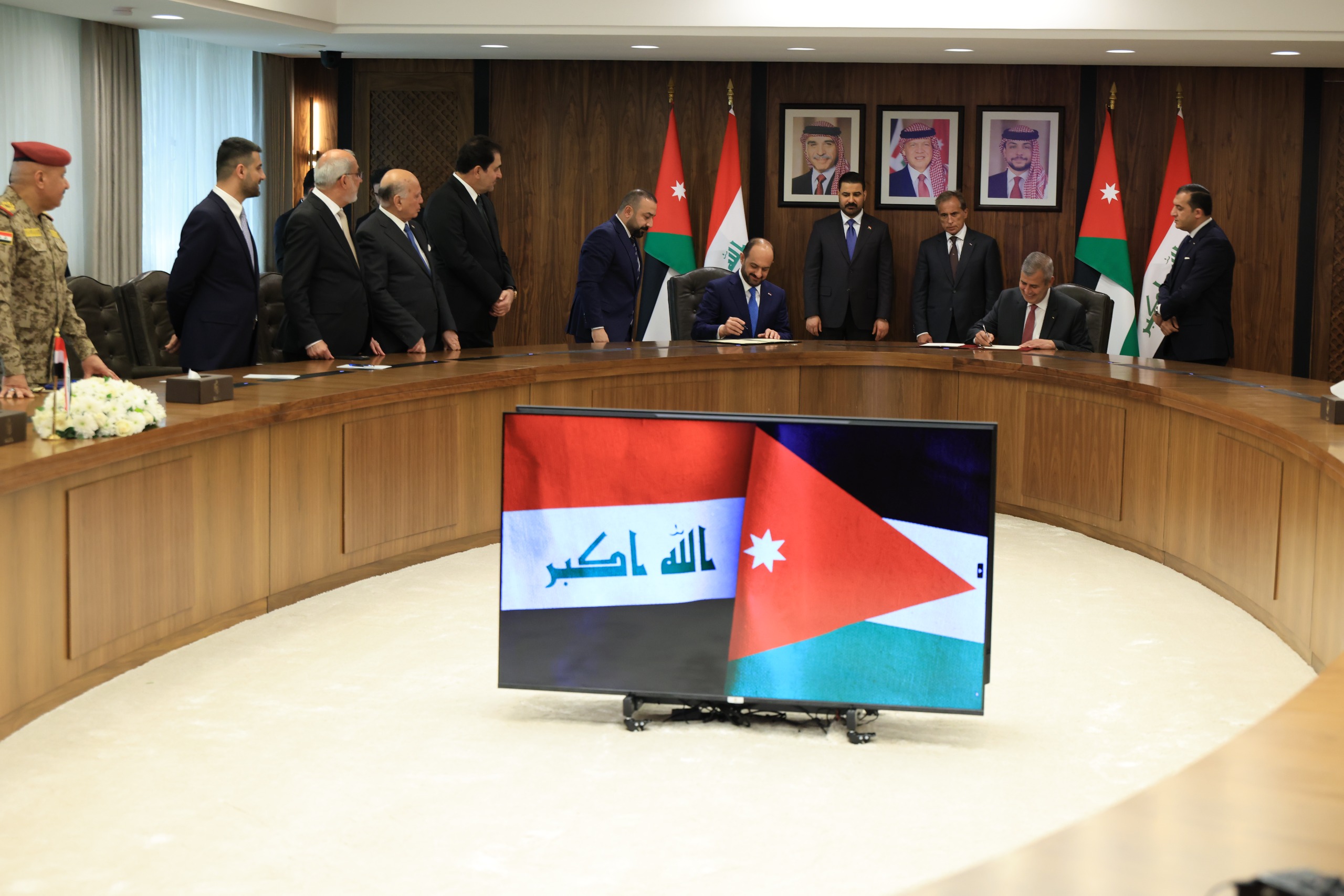 حسان والزيدي يشهدان توقيع 9 اتفاقيات أردنية عراقية