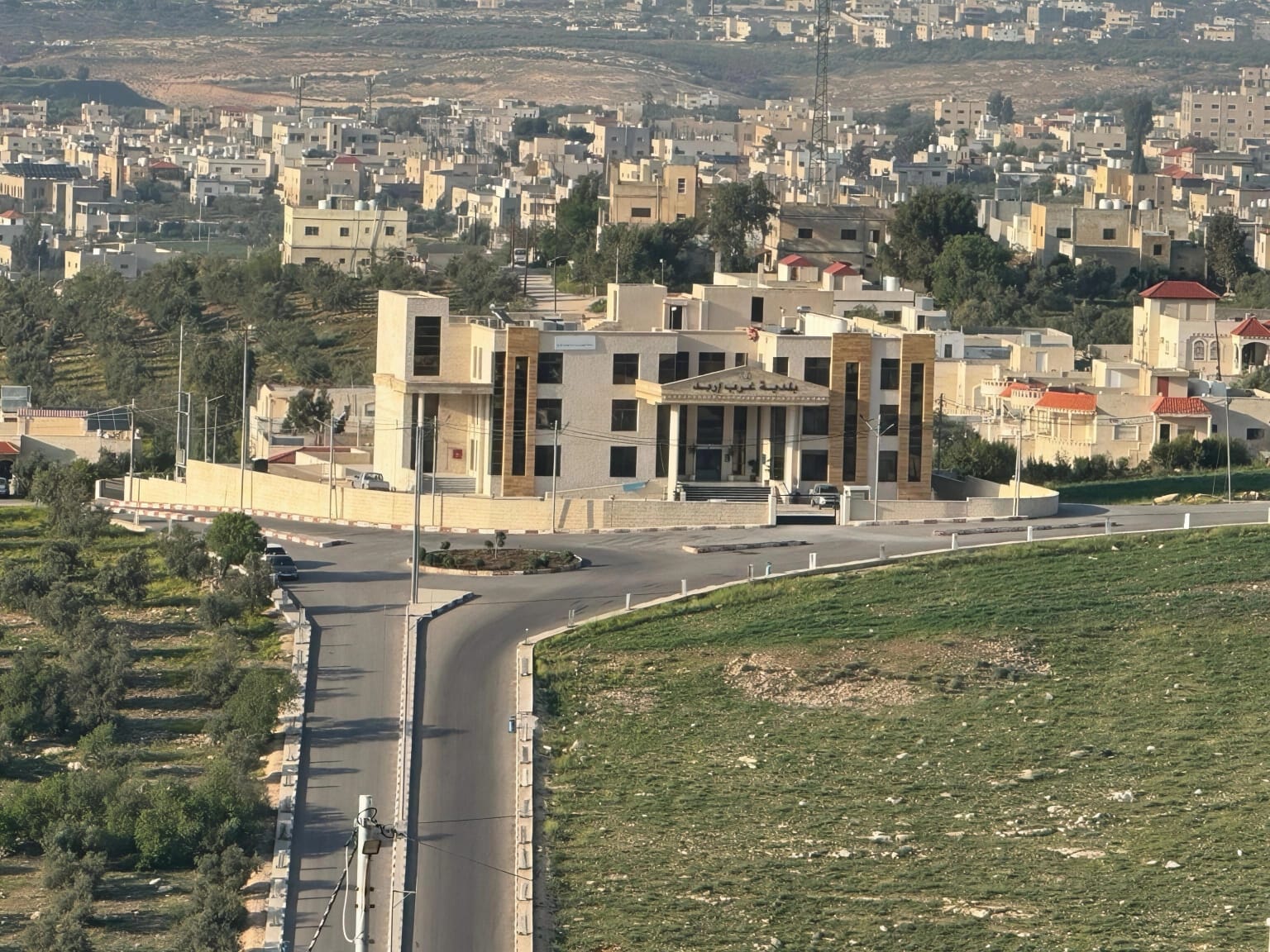 بلدية غرب إربد تُطلق دراسة لتحديد احتياجات المجتمع المحلي