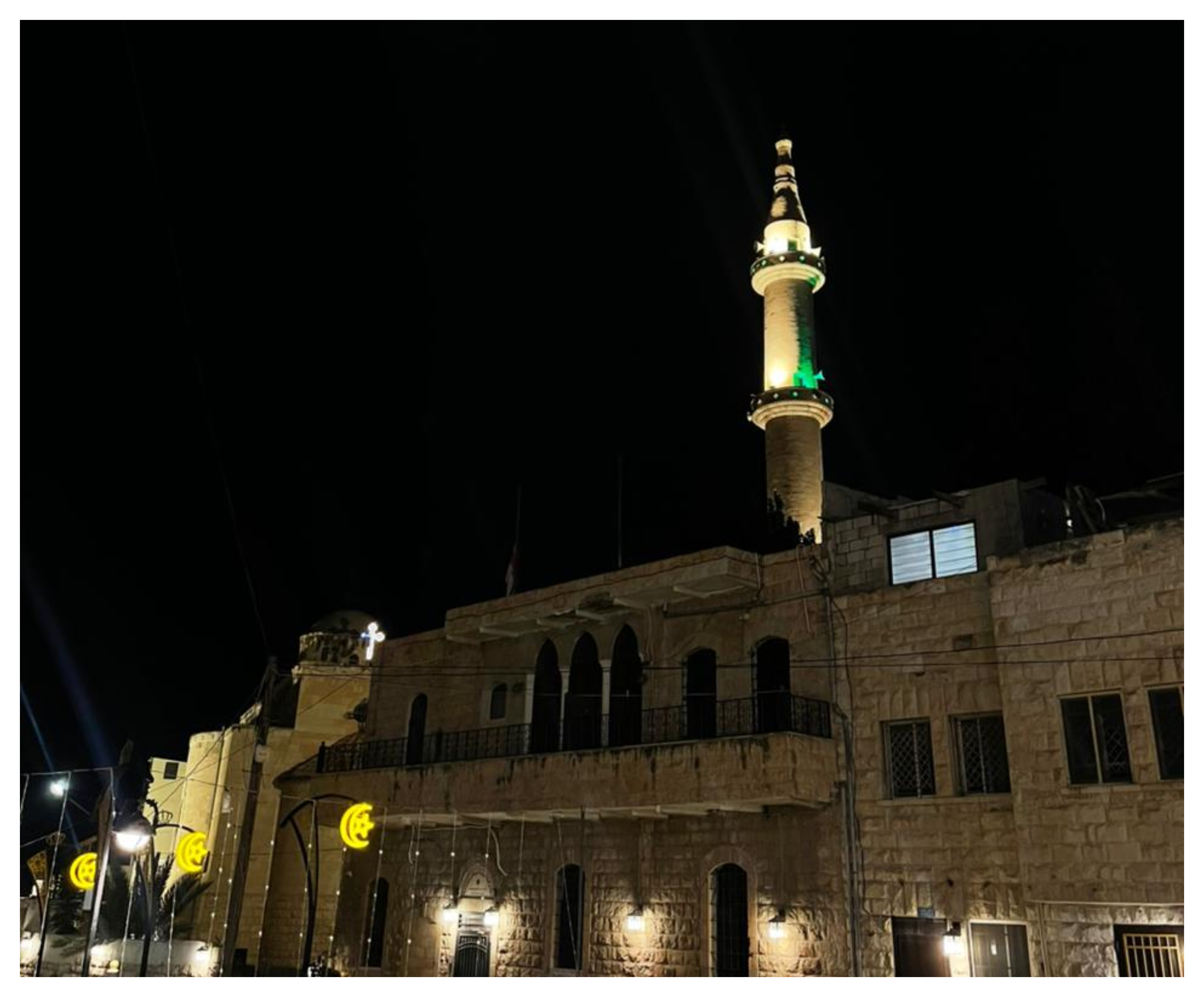 حوار الأديان في مشهد واحد.. الهلال والصليب تحت سماء واحدة على تل اربد 