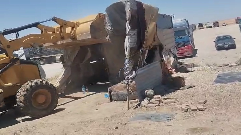 إزالة اعتداءات على خطوط مياه الشرب بالقطرانة