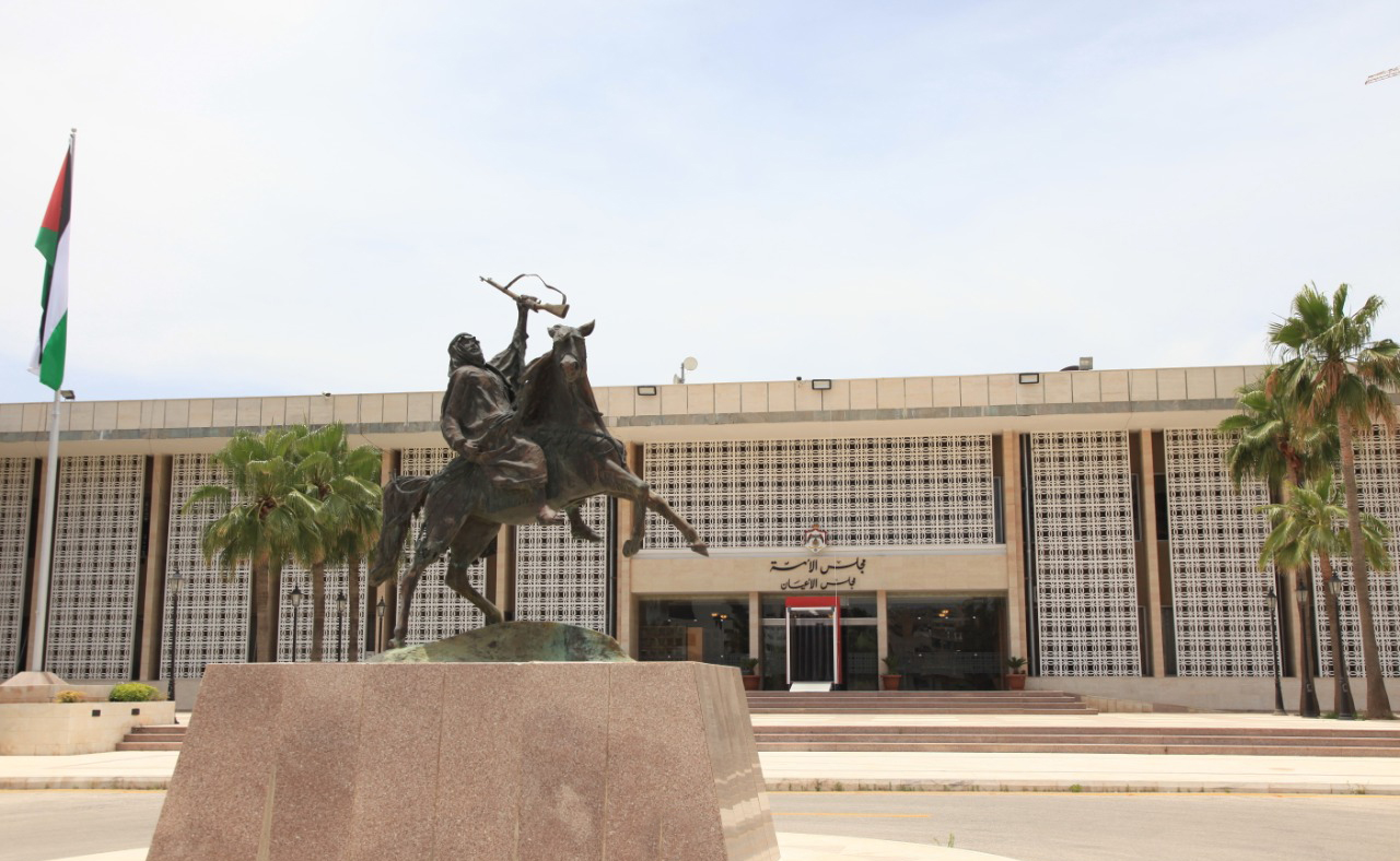 إدارية الأعيان تُناقش تعديلات نظام إدارة الموارد البشرية 