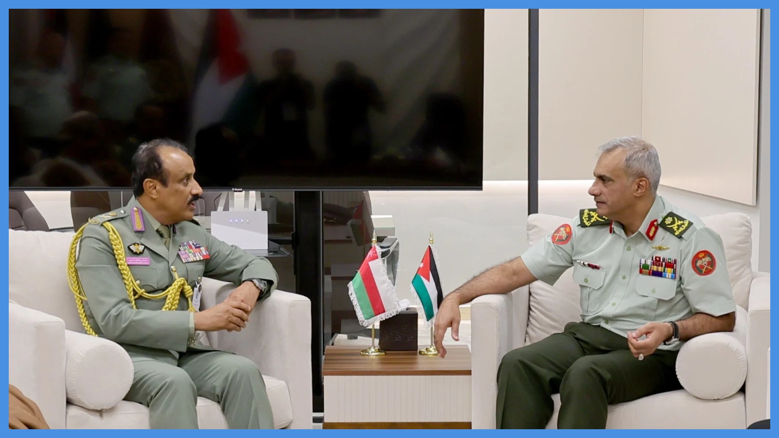 اللواء الحراسيس يلتقي وفوداً عسكرية على هامش معرض سوفكس