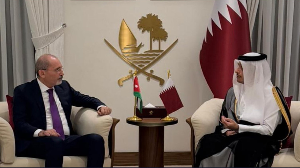 الصفدي يبحث العلاقات الثنائية والتطورات الإقليمية مع آل ثاني