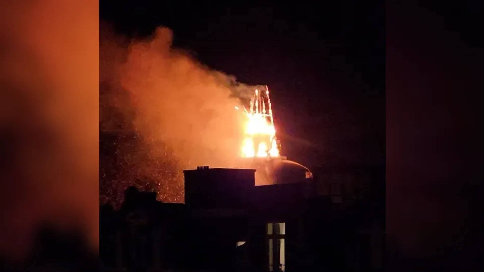 ليلة نارية في هولندا: حريق كنيسة وأعمال شغب