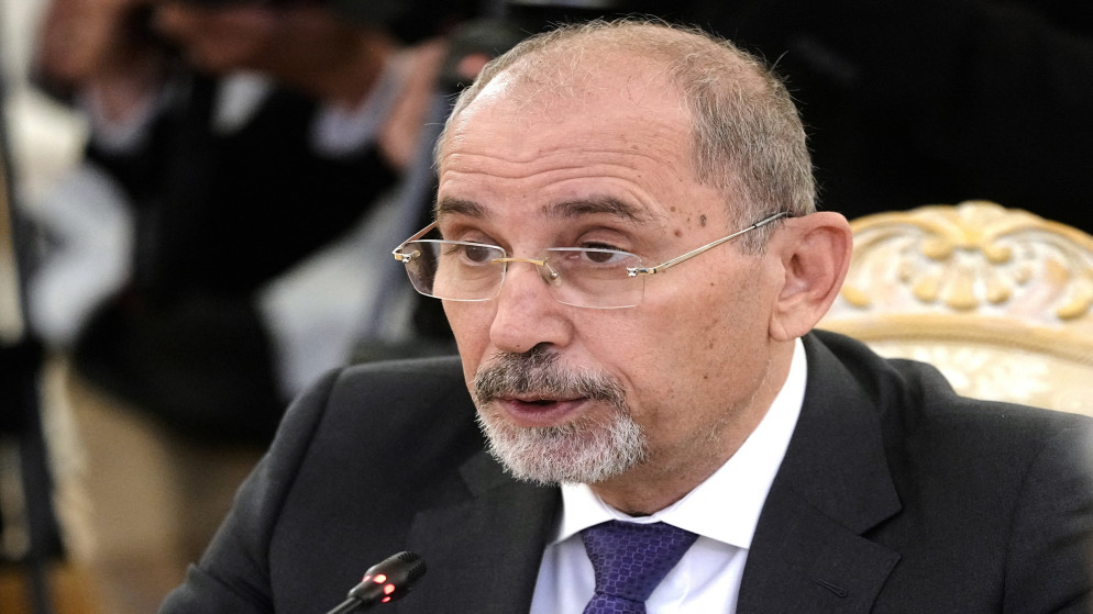 الصفدي يبحث هاتفيا مع نظيره المصري تداعيات التصعيد في المنطقة